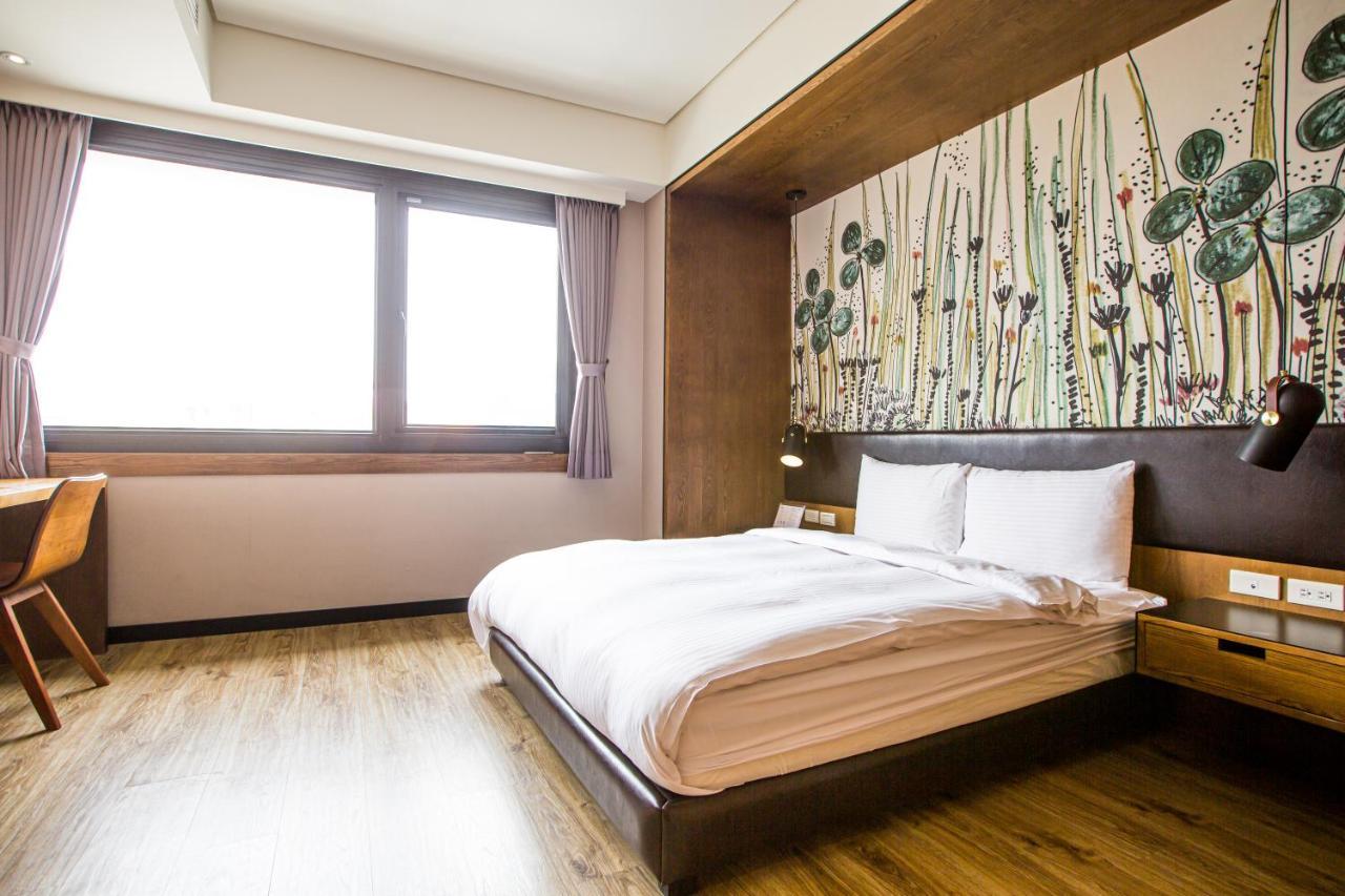 Easylazy Inn Taichung Buitenkant foto