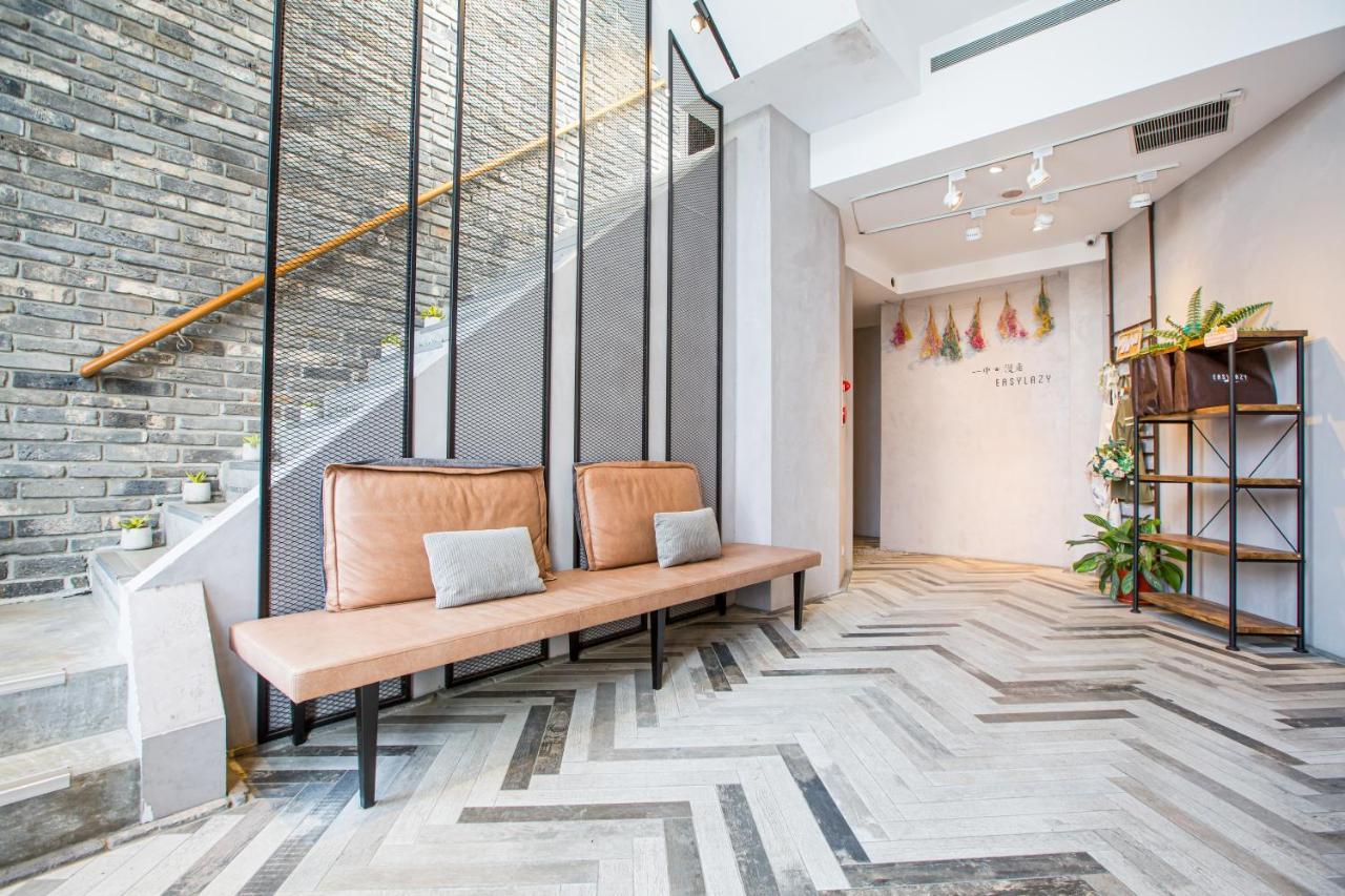Easylazy Inn Taichung Buitenkant foto