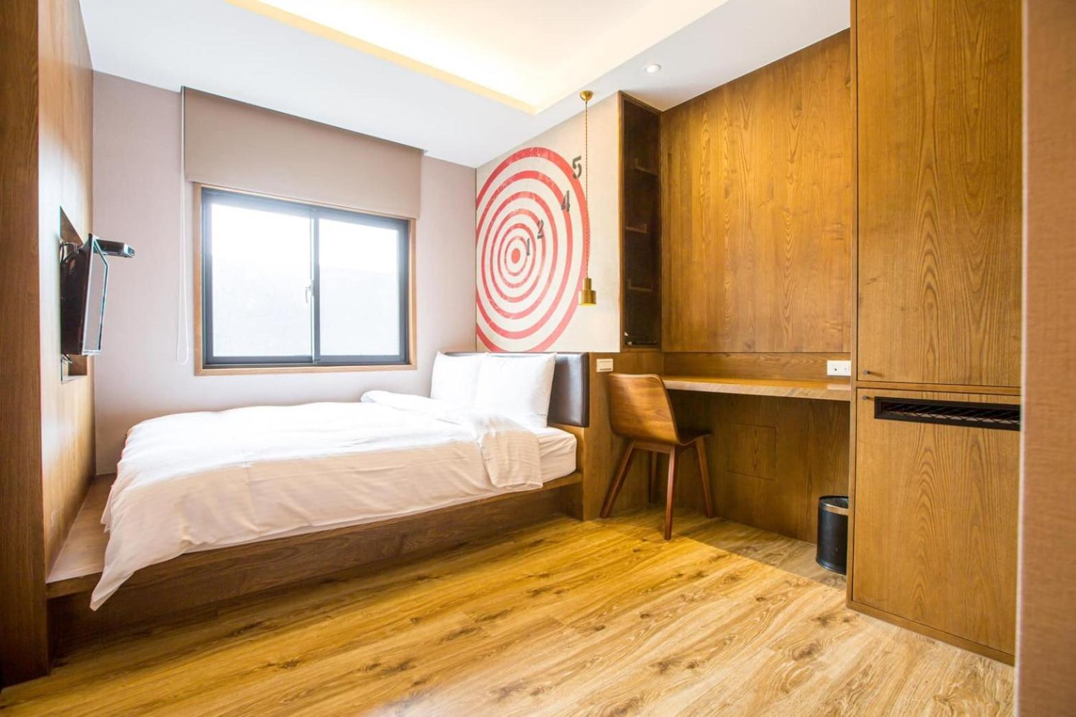 Easylazy Inn Taichung Buitenkant foto